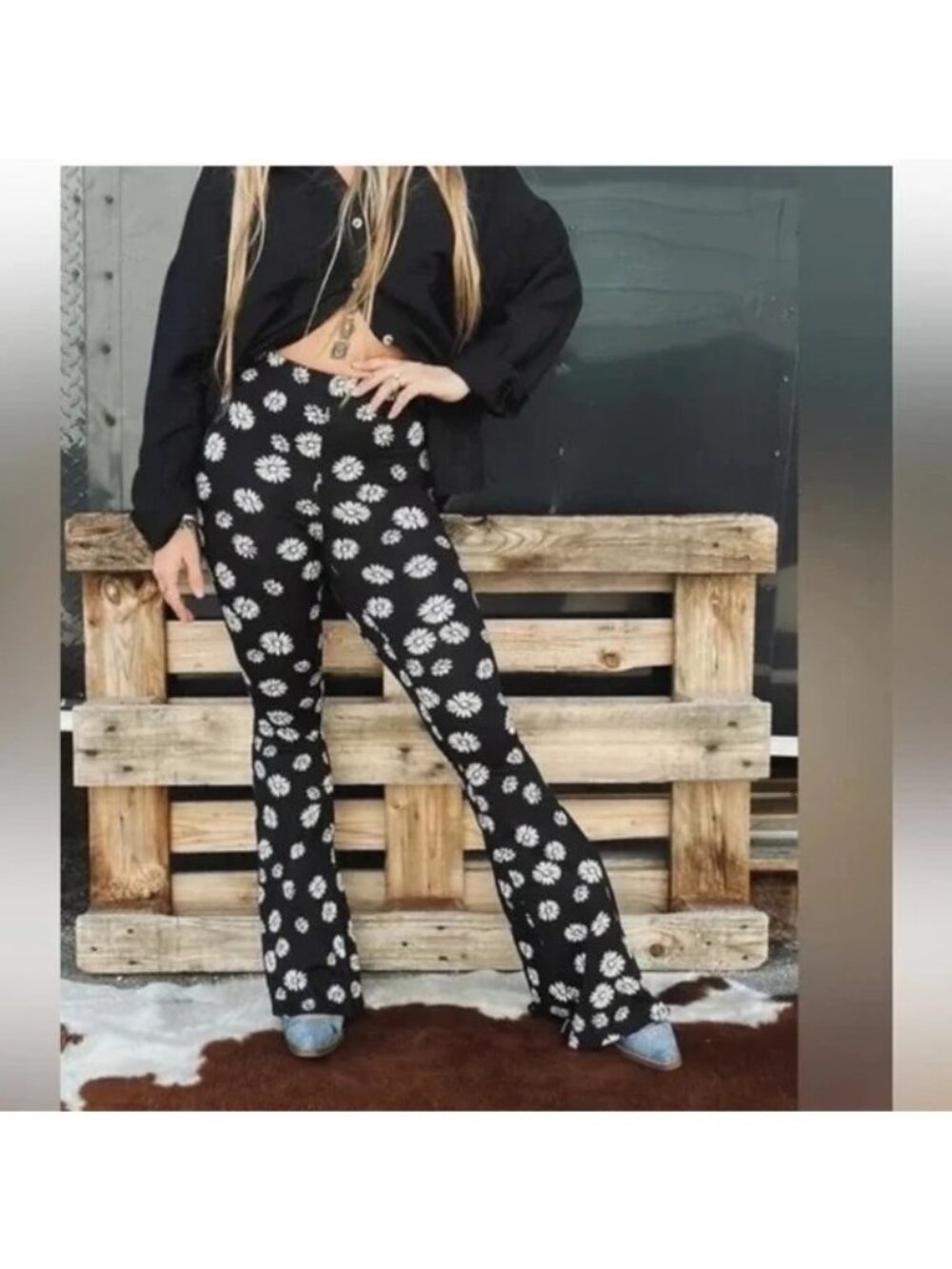 NWT Billabong Hang Loose Black/White Floral Boho Pull On Flare Knit Pants Sz XS